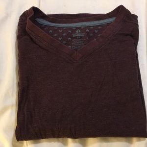 Relaxed fit burgundy T-shirt, size small